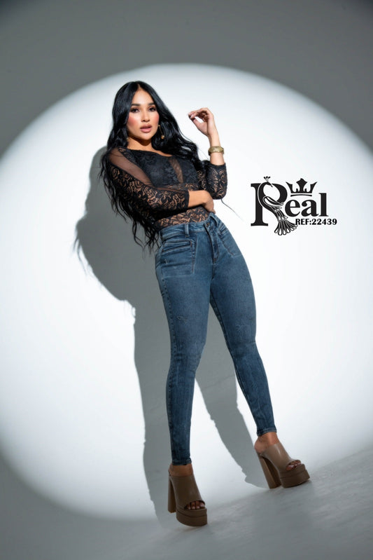 REAL JEANS CON REALCE