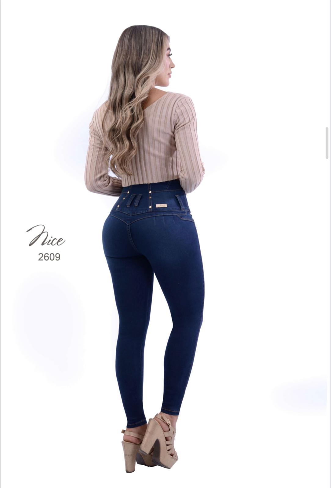 Persephone's Colombian Jeans Levantacola